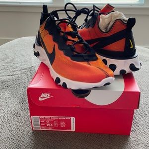 Nike Men’s running shoe